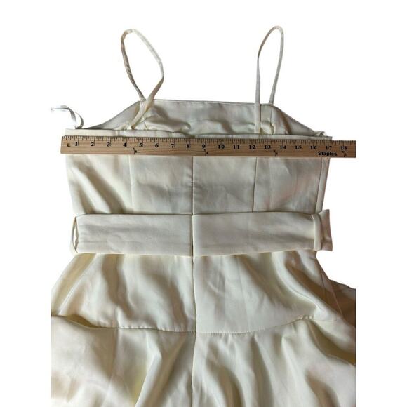 Mac Duggal Ieena NWT Ruffle Tiered Buckle Detail Dress in Cream Size 8 - Picture 3 of 16